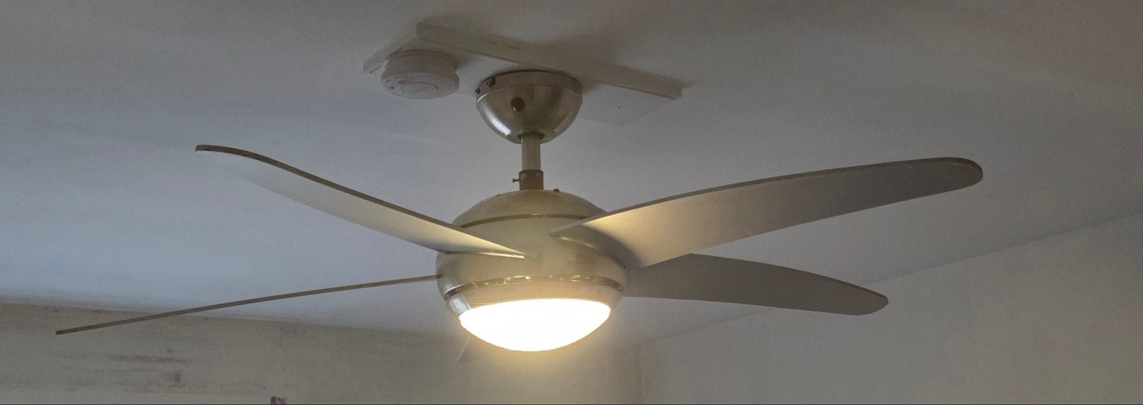 plafondventilator met lamp zomer-winterpositie + boek, Elektronische apparatuur, Ophalen, Ventilator met afstandsbediening, Gebruikt