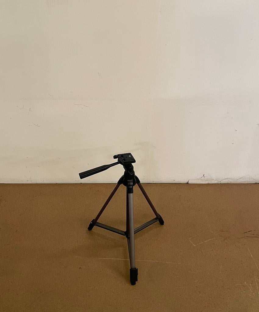 Licht camerastatief / tripod – ideaal voor beginners, Ophalen, Gebruikt