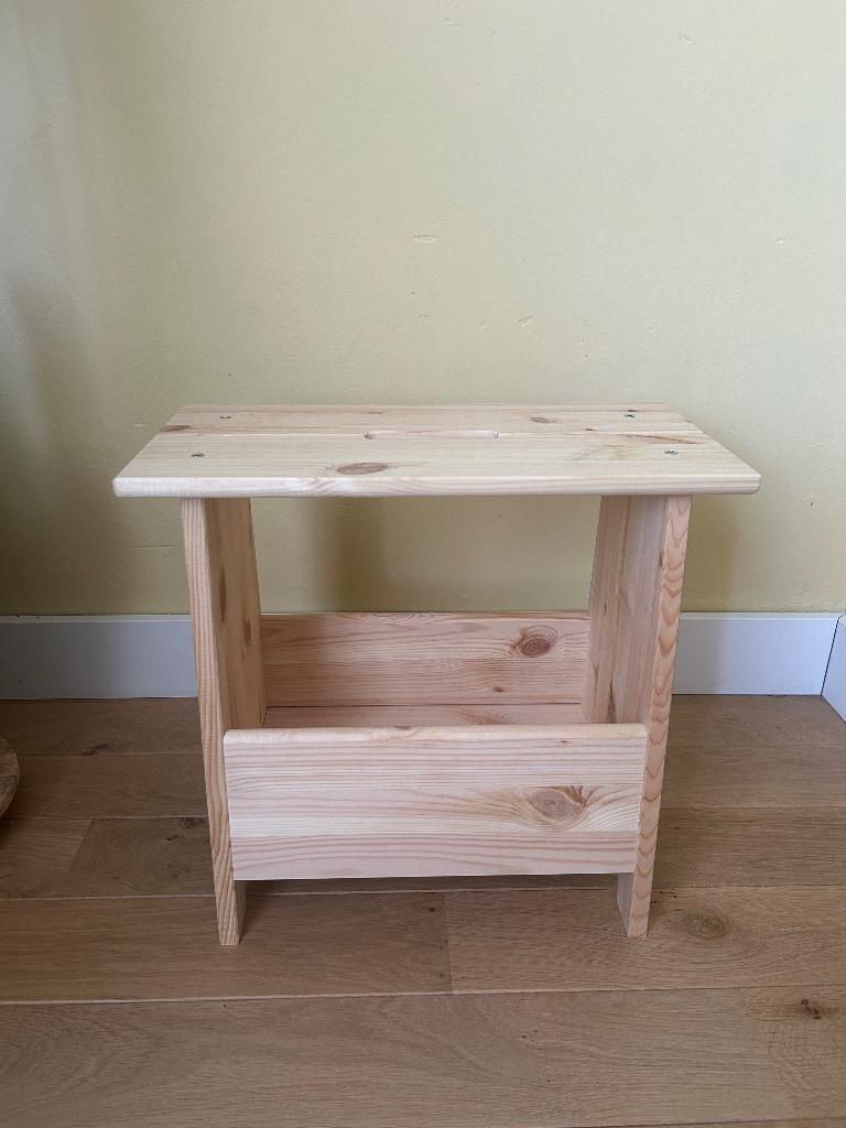 Grenen kruk, Huis en Inrichting, Ophalen, Minder dan 50 cm, Zo goed als nieuw, Minder dan 25 cm