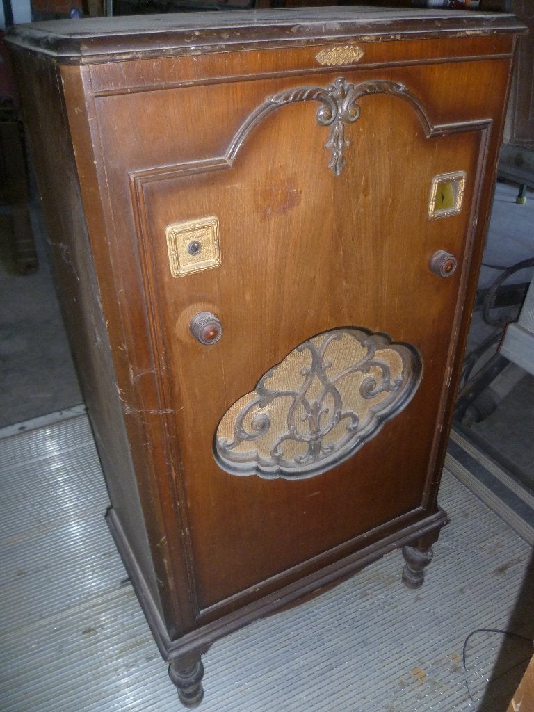 OUD RADIOMEUBEL, Ophalen
