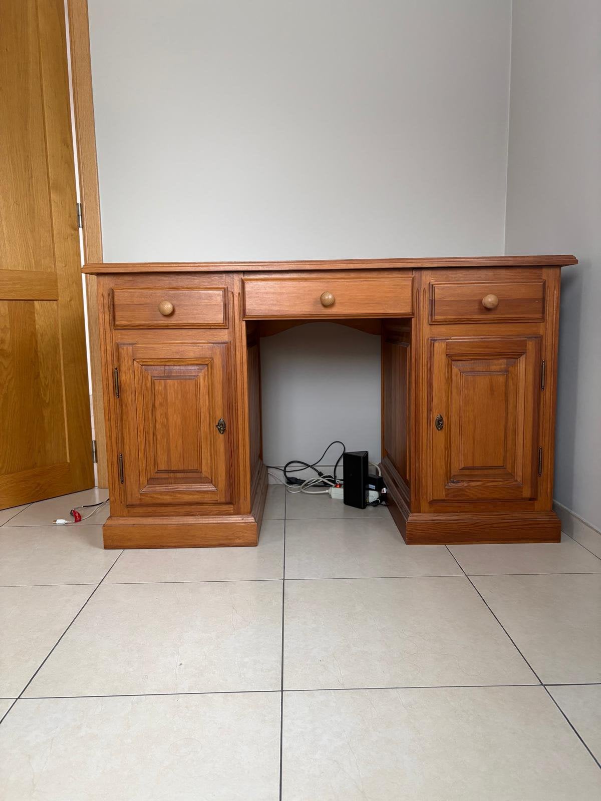 Bureau en pin massif, Enlèvement