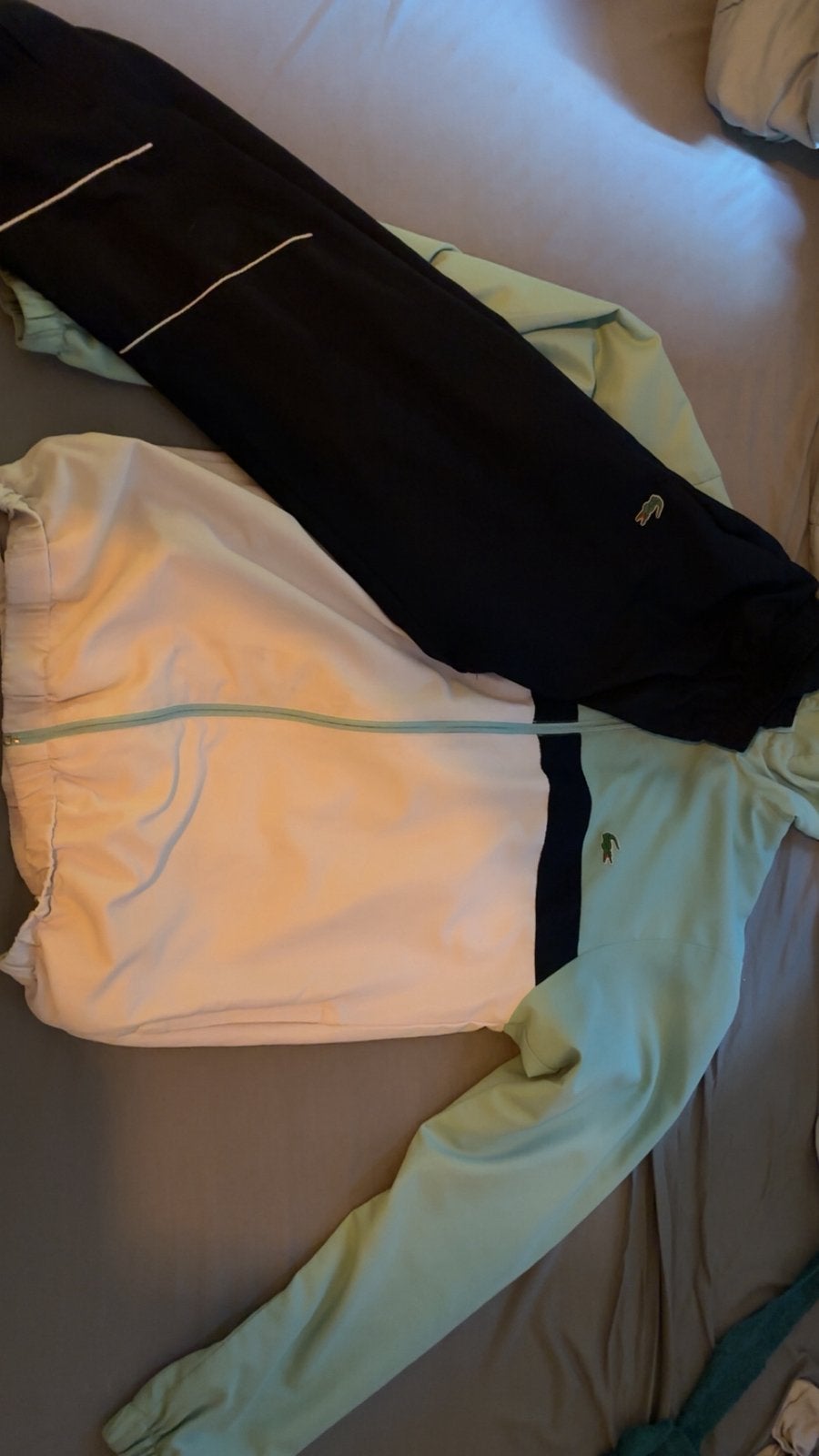Lacoste trainings pak, Kleding | Dames, Wintersportkleding, Ophalen, Zo goed als nieuw, Maat 42/44 (L), Pak