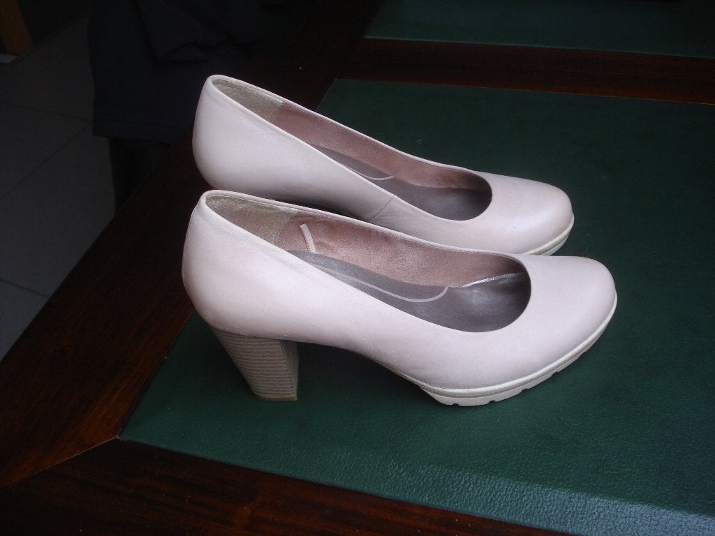 Marco Tozzi zachtroze pumps, dames. mt 37, Pumps, Marco Tozzi, Ophalen of Verzenden, Zo goed als nieuw