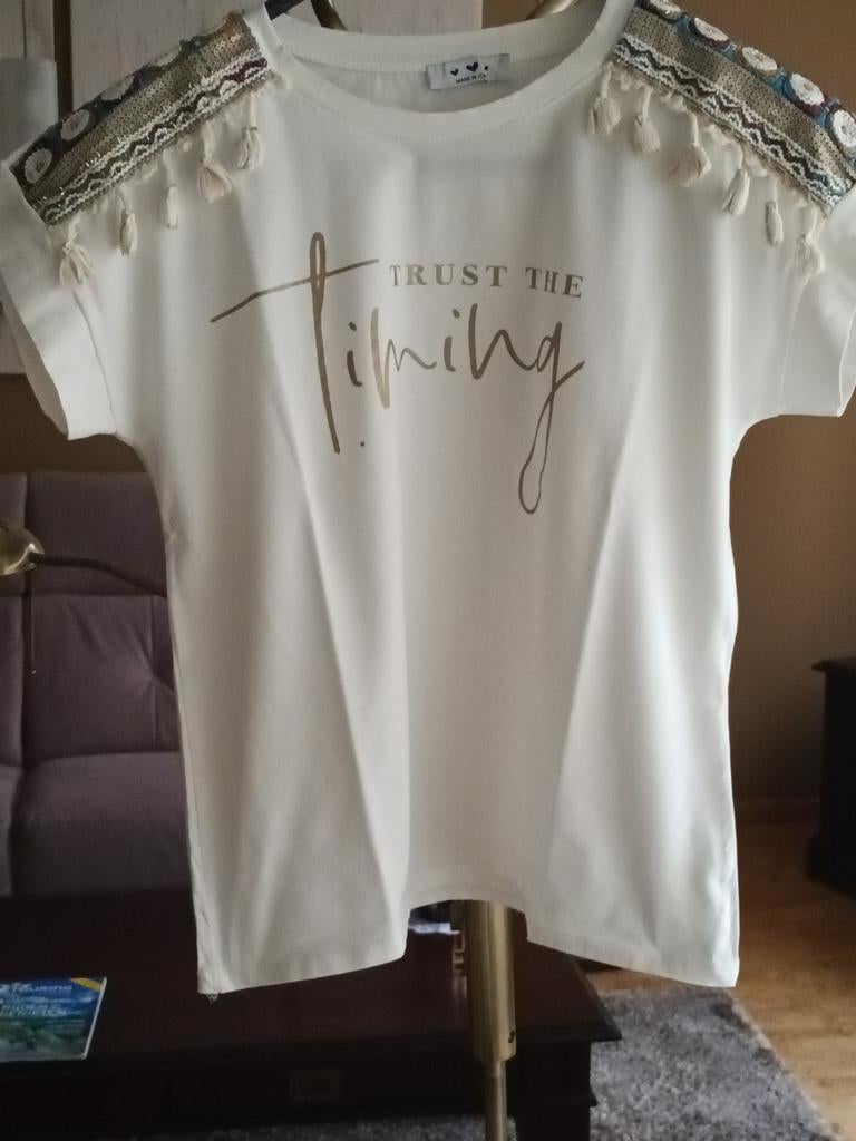 Volledig nieuw T-Shirt    l, Ophalen of Verzenden, Maat 42/44 (L), Wit