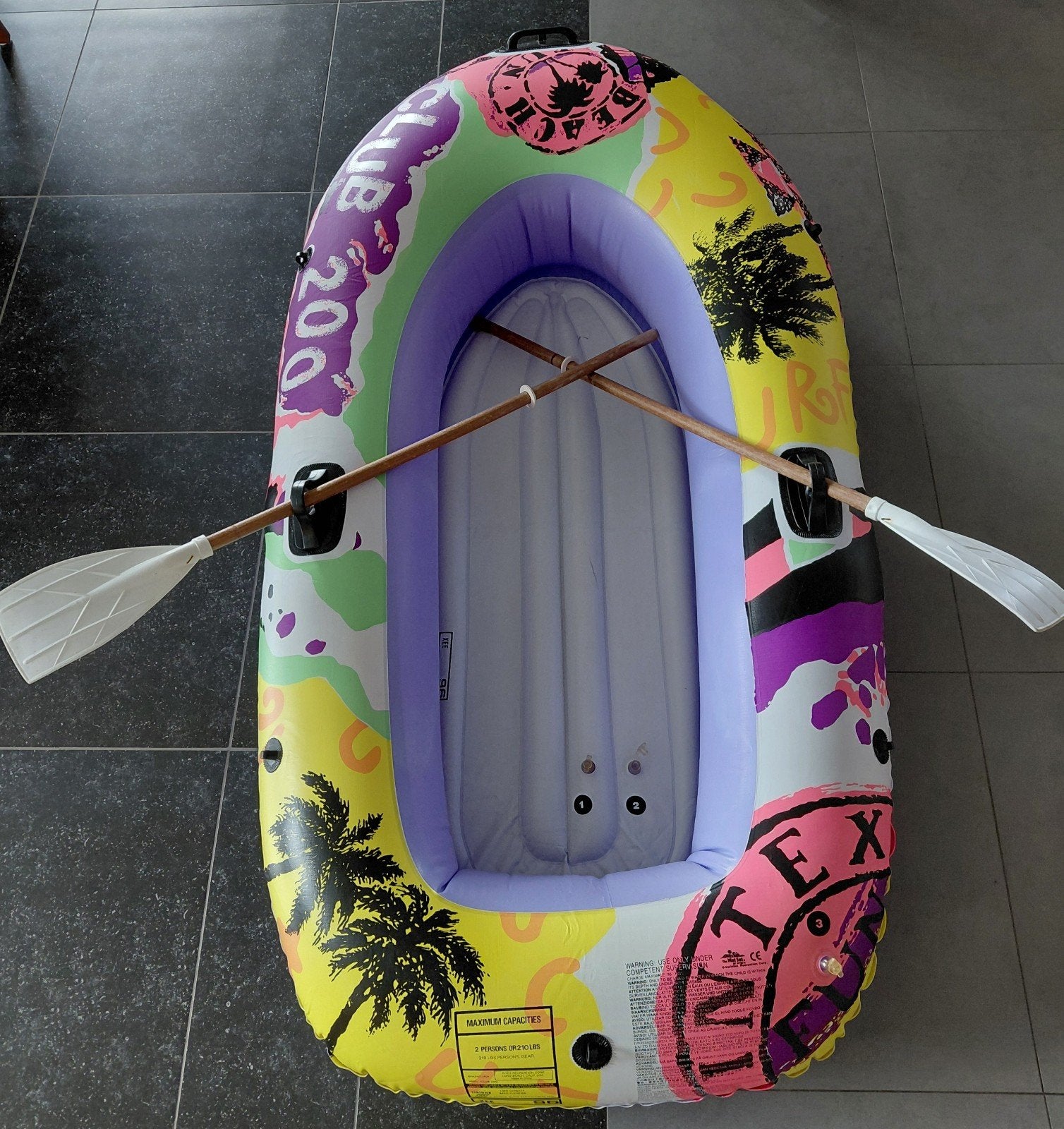 Opblaasbare rubberboot met peddels, Enlèvement, Utilisé