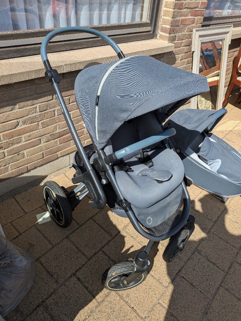 Maxi Cosi Nova buggy met reiswieg en autozitje + basis, Kinderen en Baby's, Ophalen, Gebruikt, Combiwagen, Luchtbanden