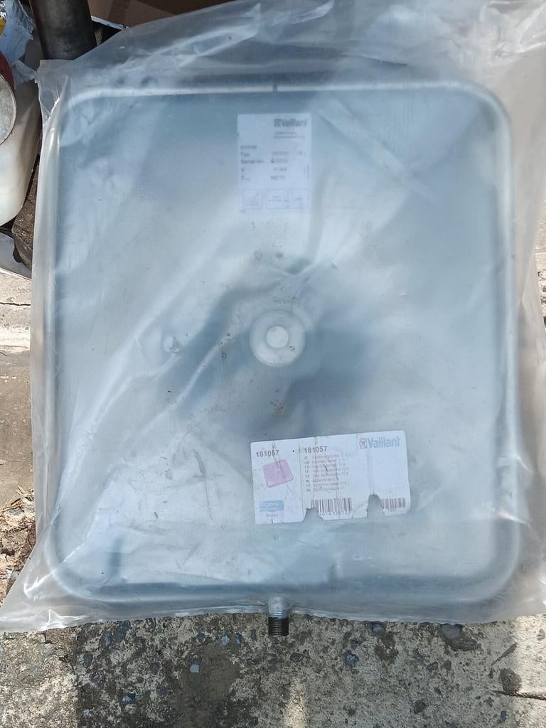 Vase expansion Vaillant 10L pour murale, Bricolage & Construction, Chauffage & Radiateurs, Enlèvement
