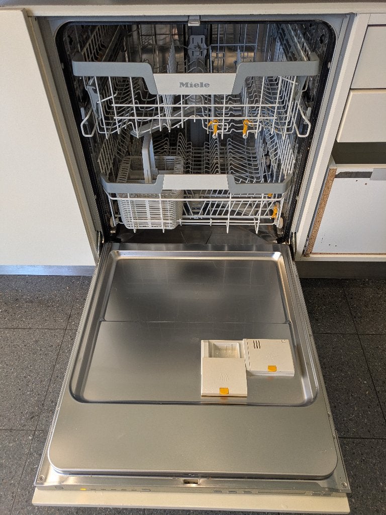 Miele G7150 Vi inbouw vaatwasser – perfect werkend, Elektronische apparatuur, Vaatwasmachines, Gebruikt, Inbouw, Minder dan 85 cm