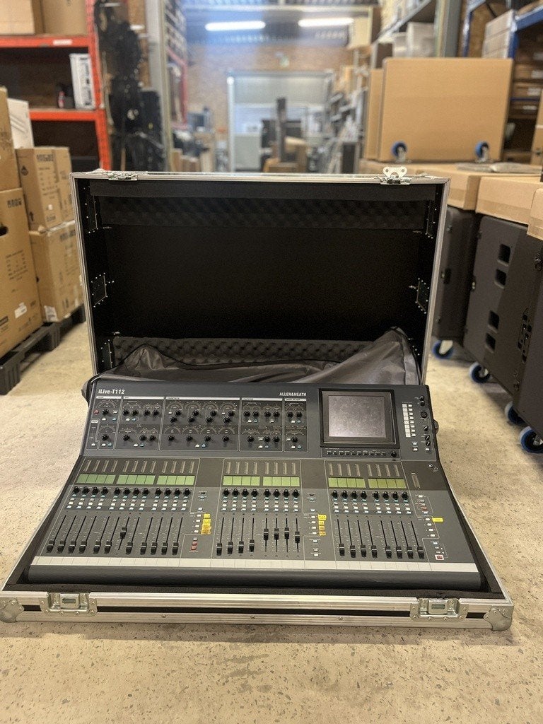 Allen & Heath iLive T112+ Flightcase - mengtafel, Muziek en Instrumenten, Ophalen of Verzenden, Gebruikt, 20 kanalen of meer