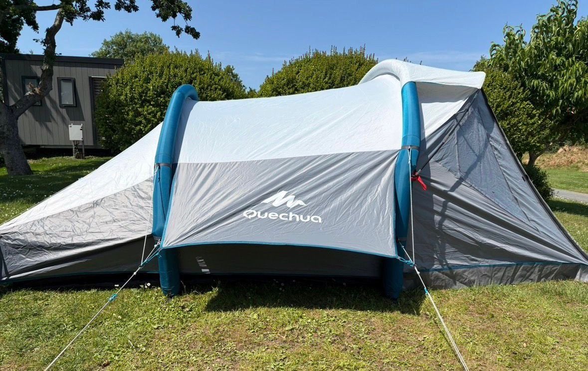 Quechua tent opblaasbaar, Caravans en Kamperen, Tenten, Ophalen, Zo goed als nieuw