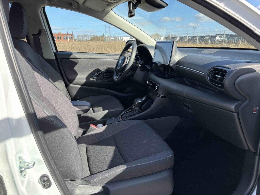 Toyota Yaris 1.5 VVT-i Hybrid Style e-CVT | Achteruitrijcame, Auto's, Toyota, Gebruikt, https://public.car-pass.be/vhr/8848a8ef-74b7-43c6-9e20-138e63d0b978