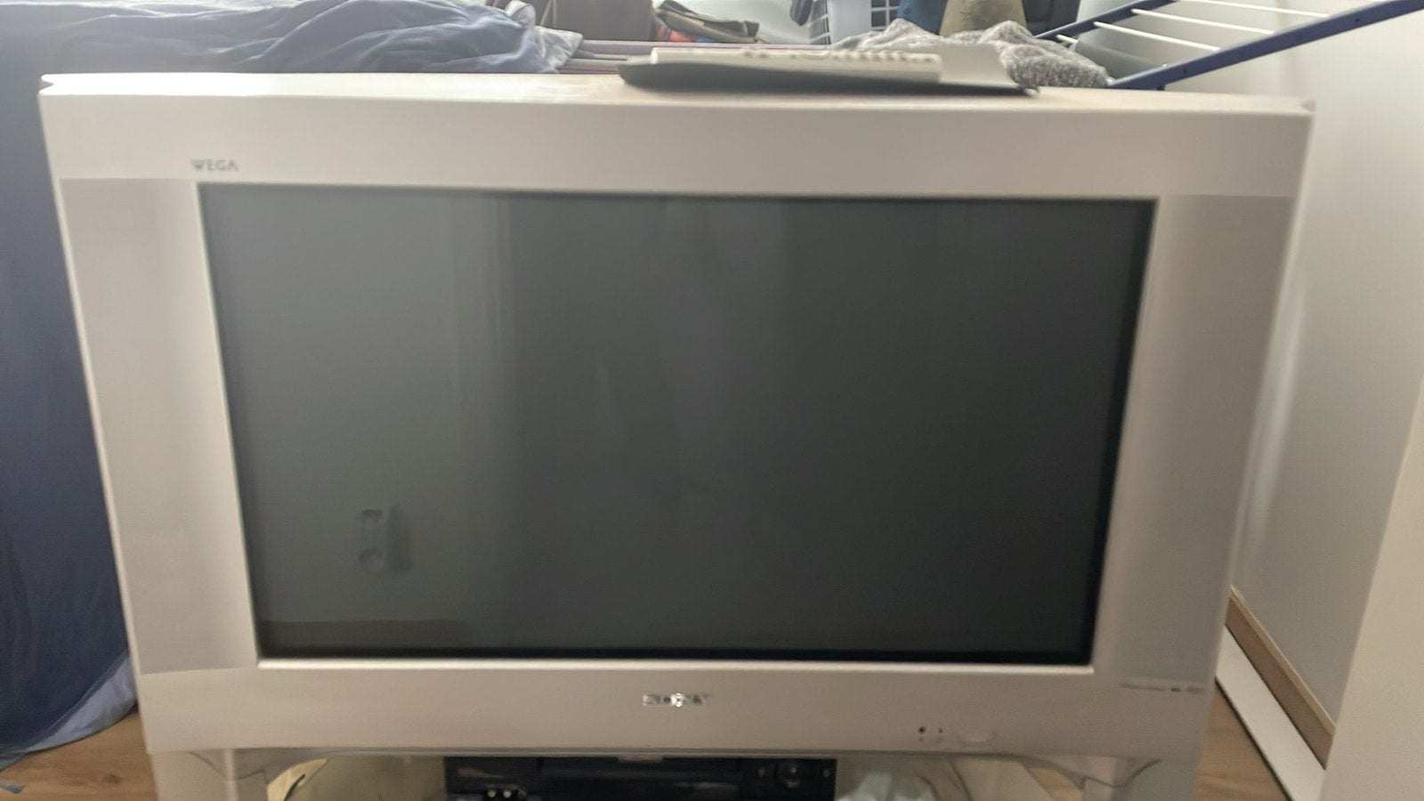 Televisie met meubel - gratis, Ophalen, Gebruikt