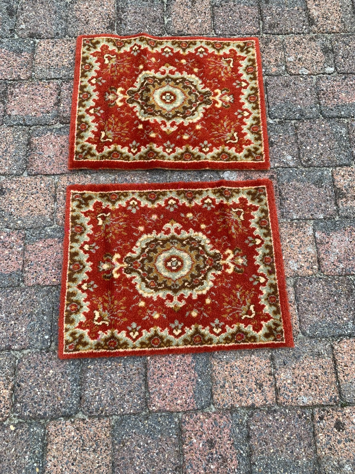 2 tapis en laine gratuits, Enlèvement ou Envoi