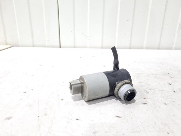 Pompe lave-glace avant d'un Toyota Avensis, -, 3 mois de garantie, Toyota, Utilisé