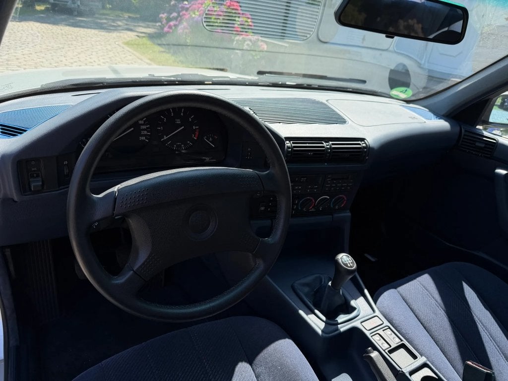 BMW 520i E34 / 6 cyl / 150 pk / Manueel / Oldtimer, foto 5