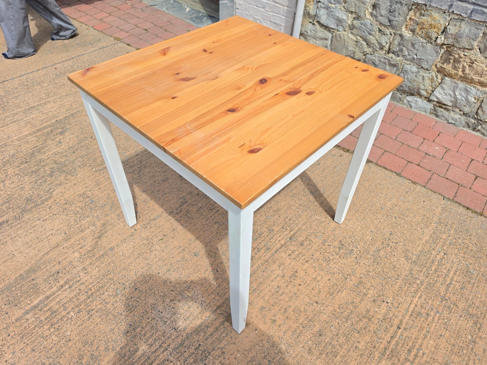 Table carrée IKEA en bois massif, Maison & Meubles, Enlèvement
