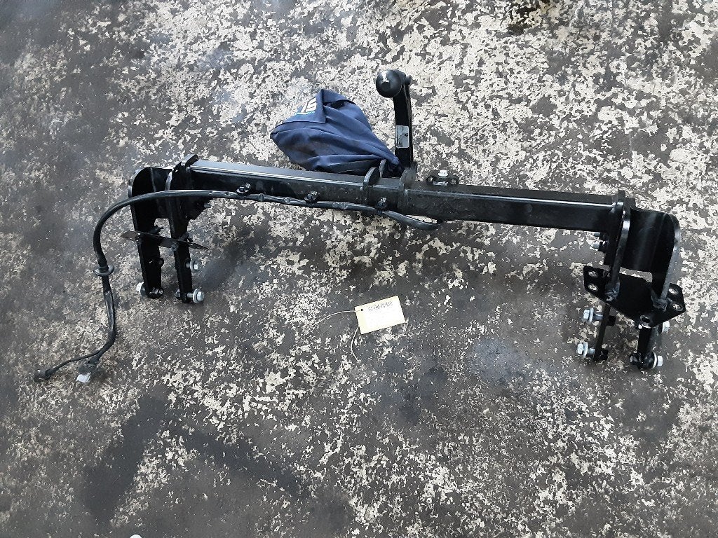 ATTELAGE REMORQUE Toyota C-HR (X2,H2) (55R030374), Kundenbetreuung@toyota.de, Toyota, Utilisé, Toyota-Allee 2
50858  Köln, DE