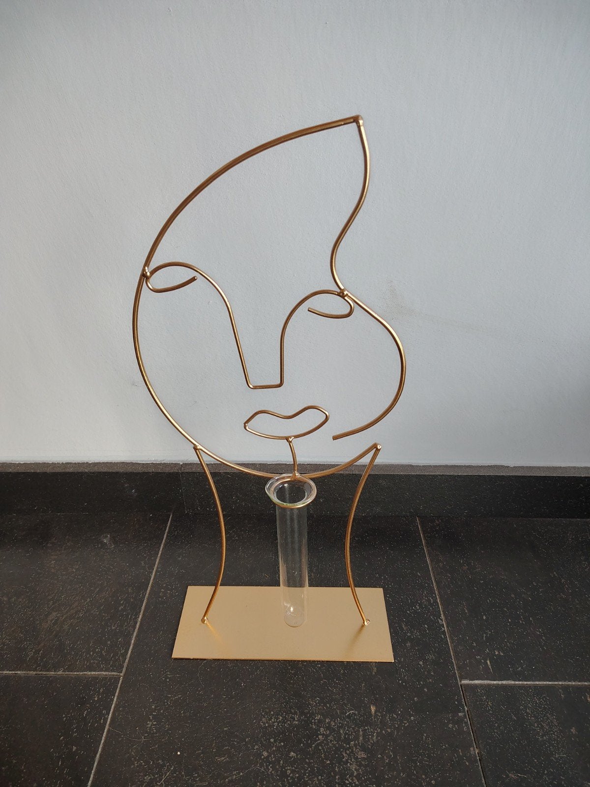 Decoratief beeld met vaasje, Ophalen of Verzenden, Nieuw, Metaal