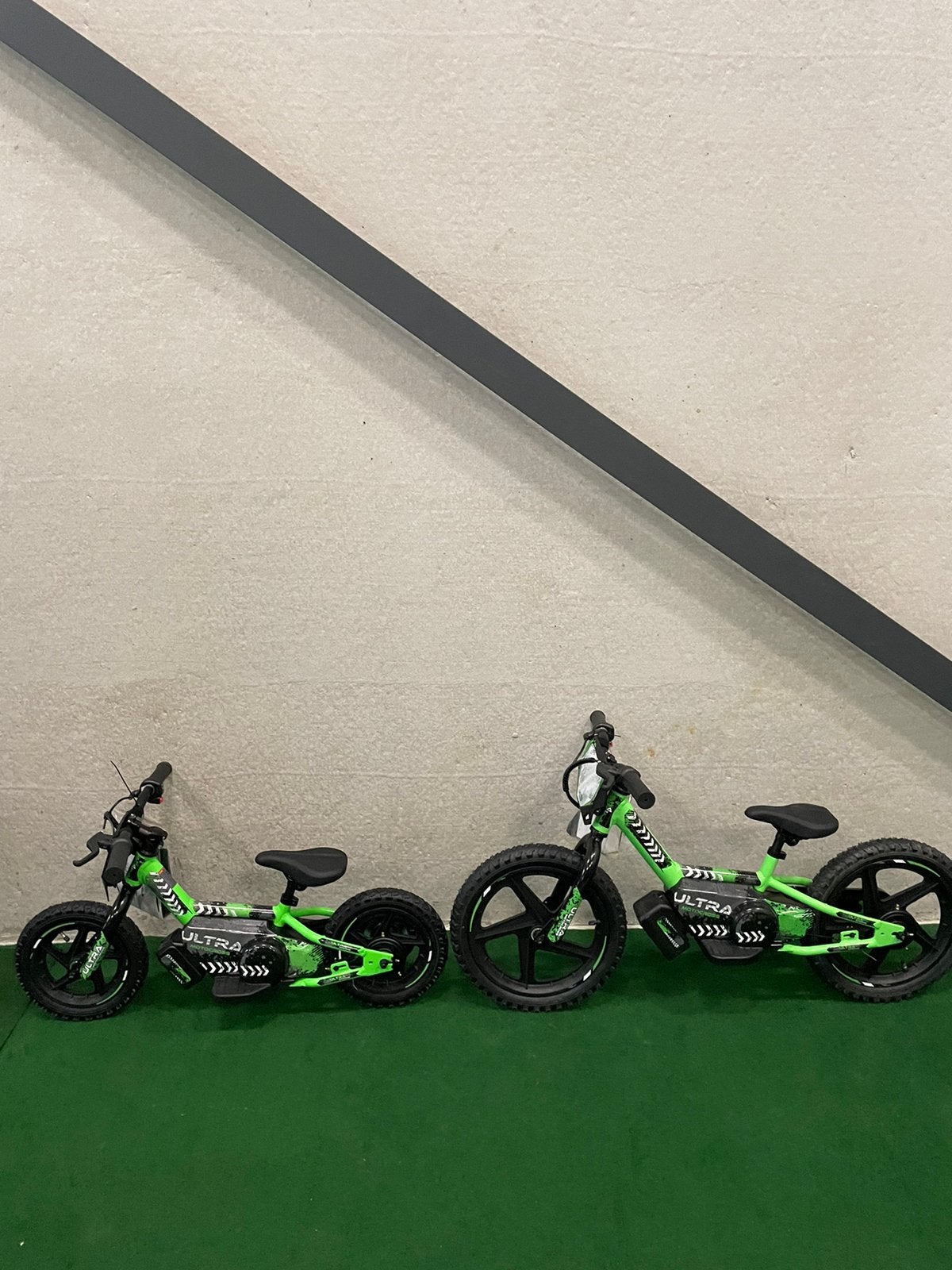 Nieuwe Ultra 12 inch elektrische loopfietsen voor kinderen, Ophalen, Nieuw, Loopfiets