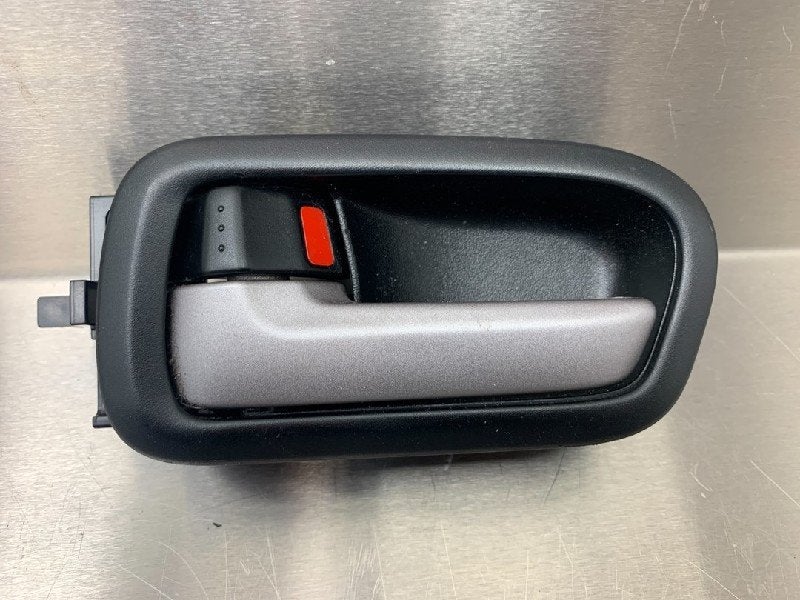 PORTIERGREEP BUITEN LINKS VOOR Suzuki Grand Vitara II (JT), Gebruikt, Voor, Suzuki