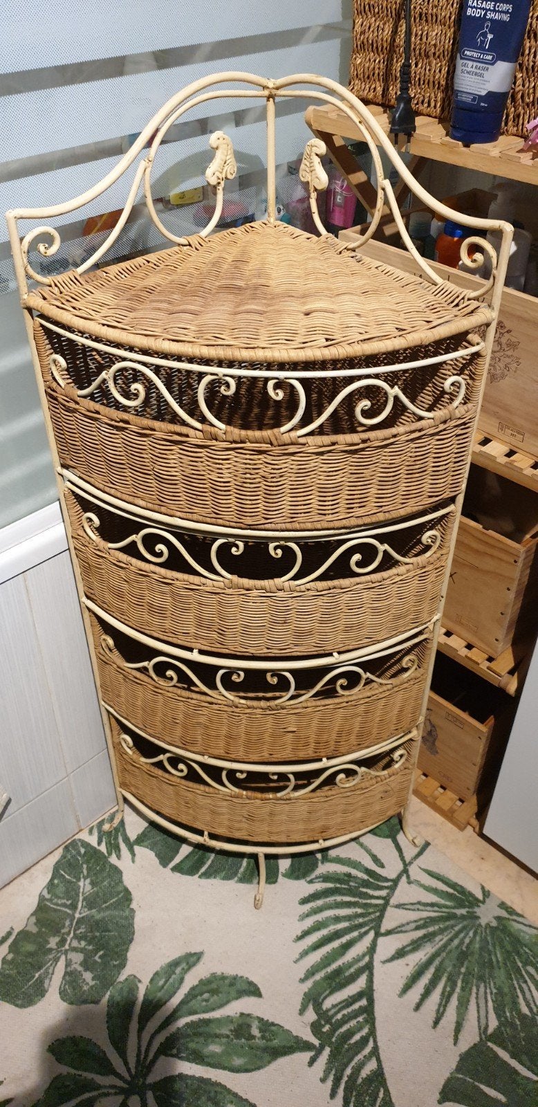 petit meuble de coin, Enlèvement