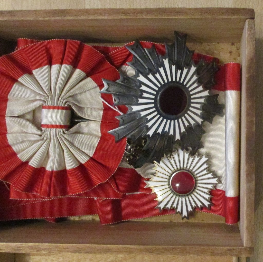 Grootkruis in de Orde van de Rijzende Zon van Japan, Verzamelen, Militaria | Algemeen, Ophalen of Verzenden, Landmacht, Lintje, Medaille of Wings