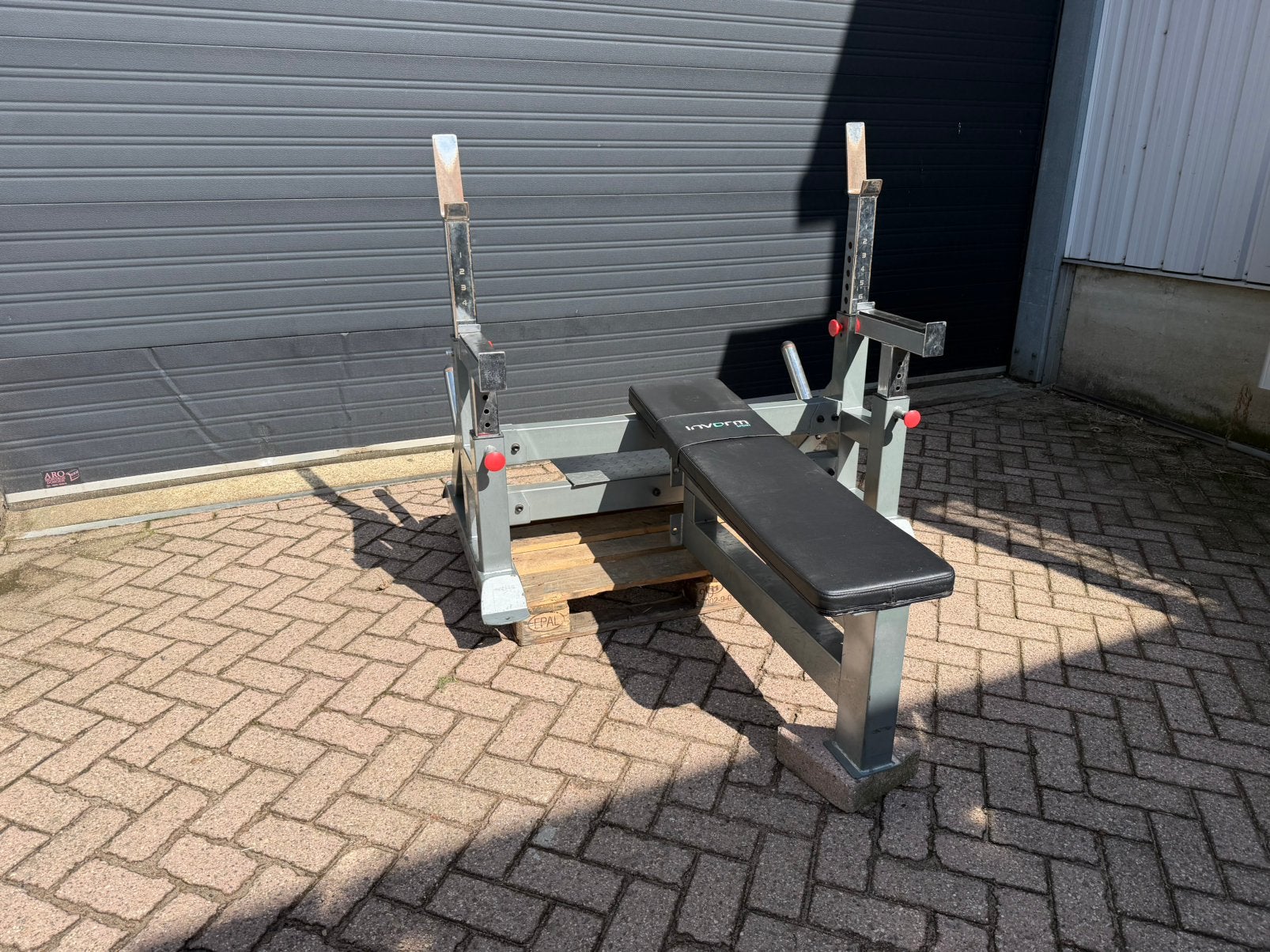 Barbarian Vlakke Bench Press, Sport en Fitness, Ophalen, Zo goed als nieuw
