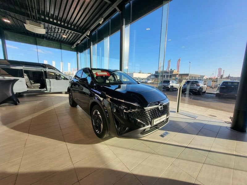 Nissan Qashqai e-POWER N-Connecta met cold pack en pano dak, Auto's, 1497 cc, Euro 6, Leder en Stof, Zwart
