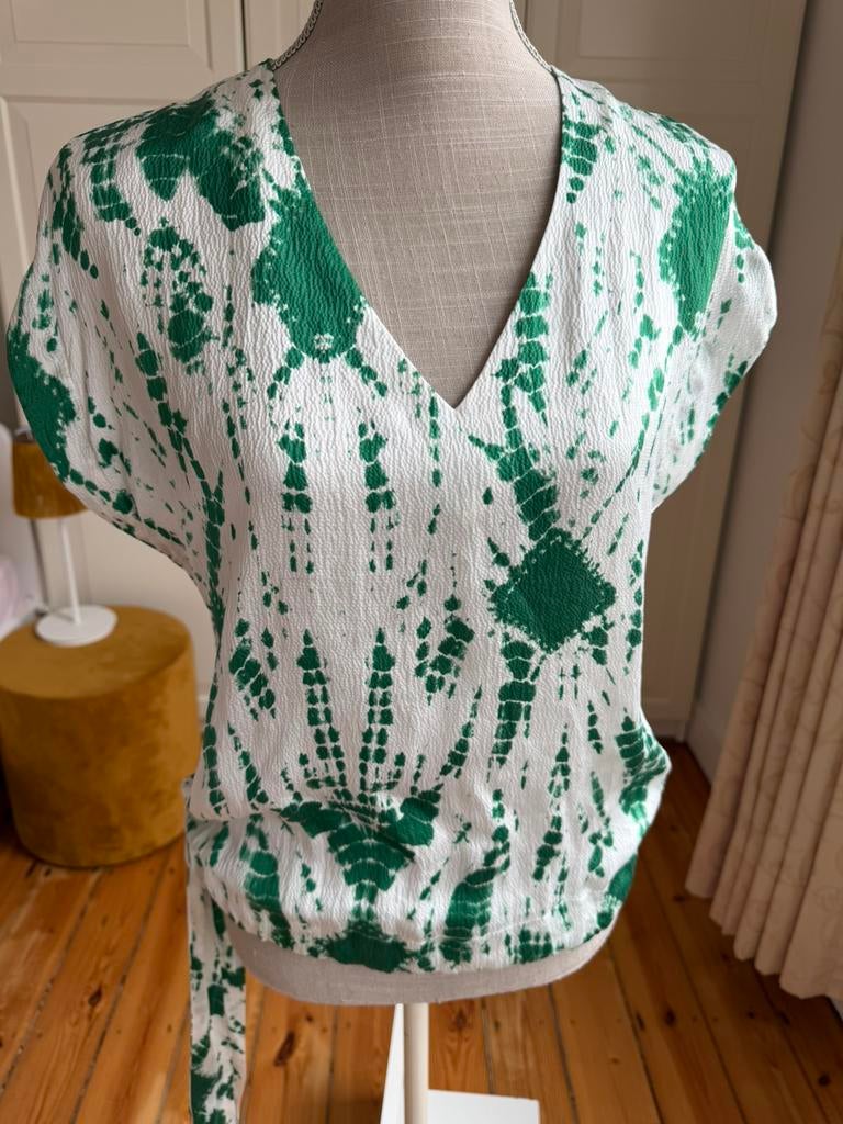 ESSENTIEL - 36 of S - wit groene blouse - zeer mooi, Kleding | Dames, Ophalen of Verzenden, Gedragen