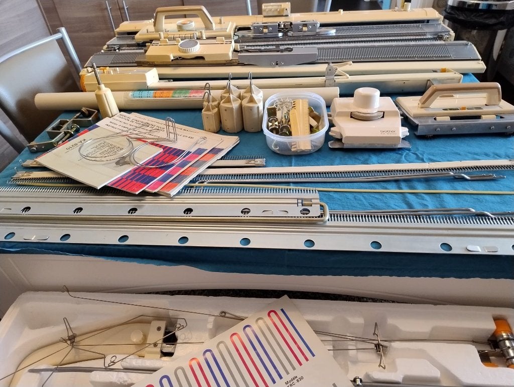 Breimachine Brother dubbel bed met vele toebehoren., Hobby en Vrije tijd, Ophalen