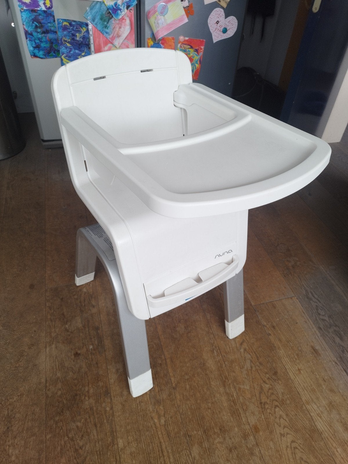 Nuna kinderstoel wit, Enfants & Bébés, Chambre d'enfant | Tables & Chaises, Enlèvement, Utilisé, Chaise(s)