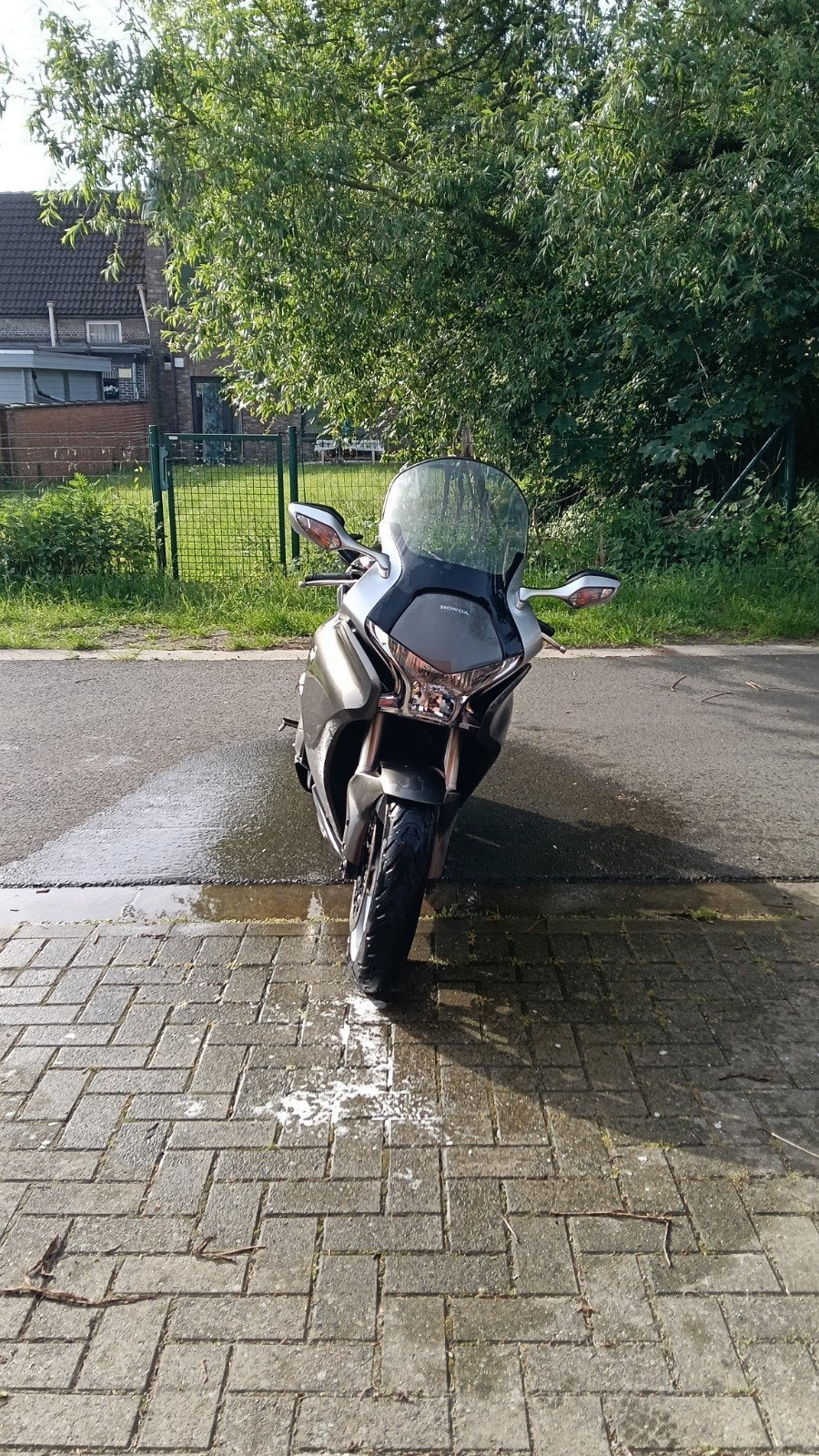 Honda VFR 1200 F, Ophalen