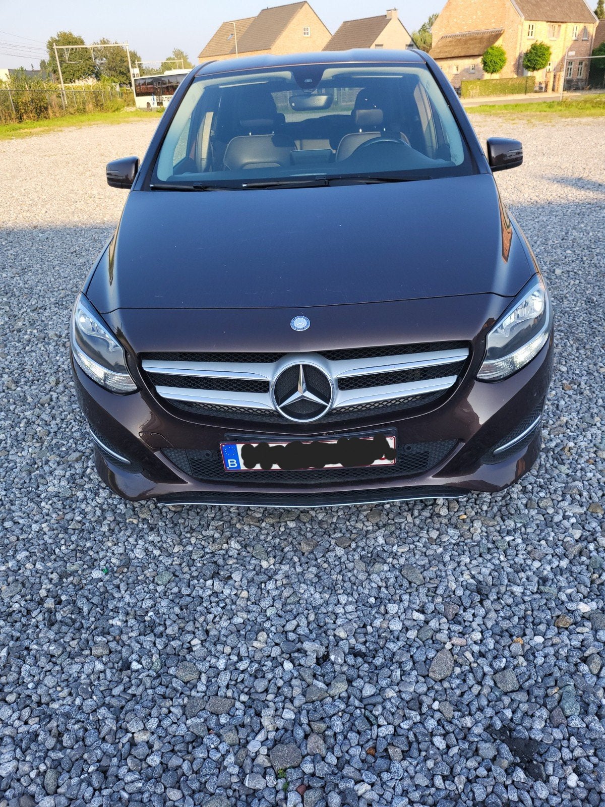 Mercedes-Benz B-Klasse 180D Euro 6B, Auto's, Mercedes-Benz, Dealer onderhouden, Bruin, Leder en Stof, Particulier