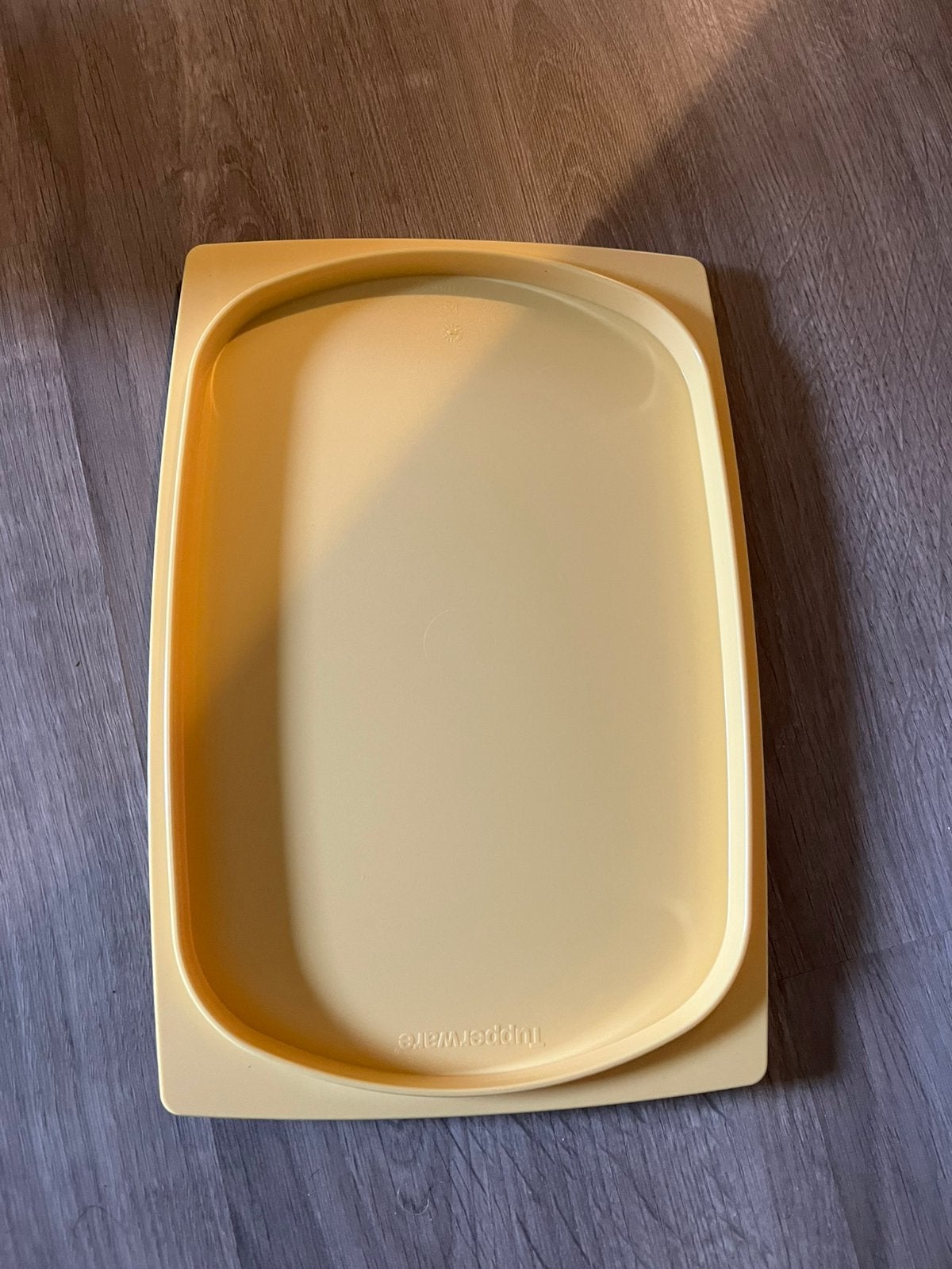 Kaas  doos van Tupperware, Huis en Inrichting, Keuken | Tupperware, Ophalen, Zo goed als nieuw, Geel, Schaal