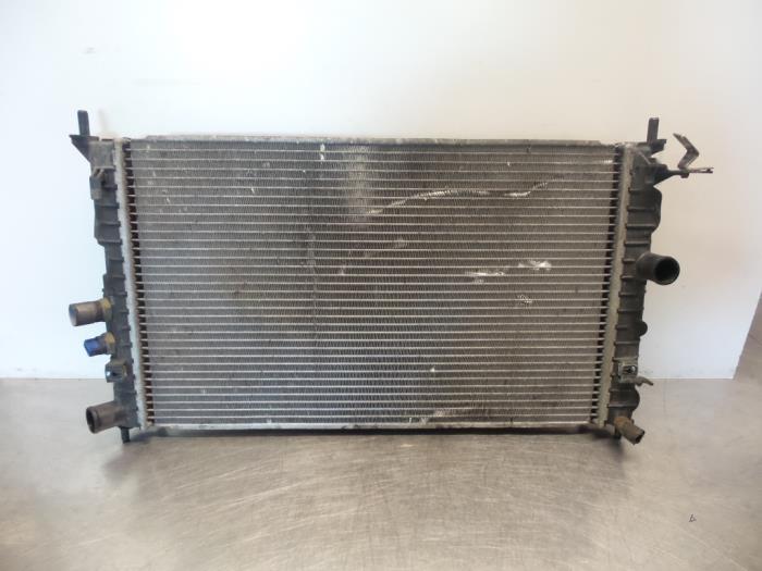 Radiateur van een Opel Vectra (Vectra B 95-), Gebruikt, -, -, Opel