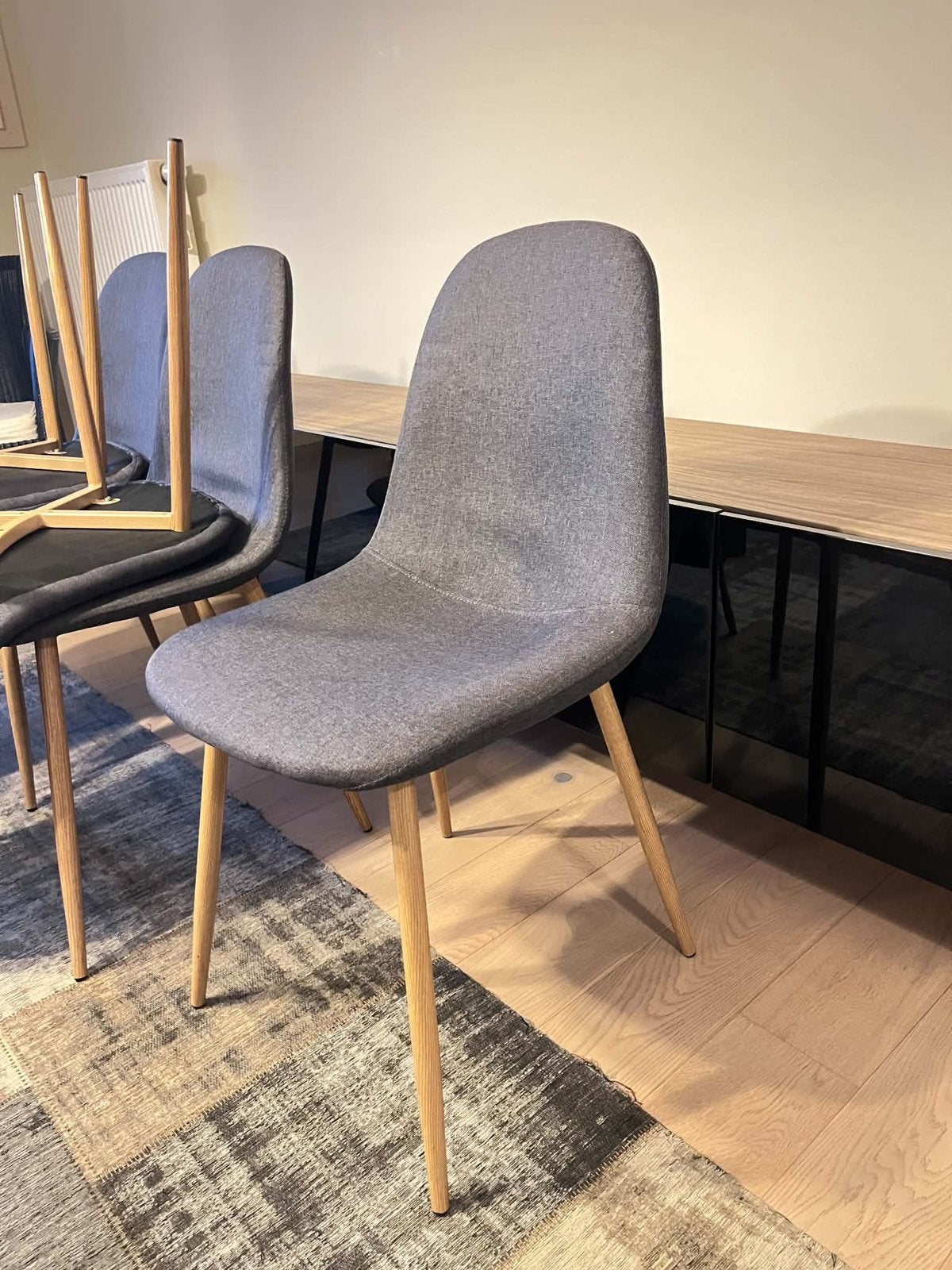 Mooie grijze stoffen stoelen, Maison & Meubles, Gris, Bois, Comme neuf, Enlèvement