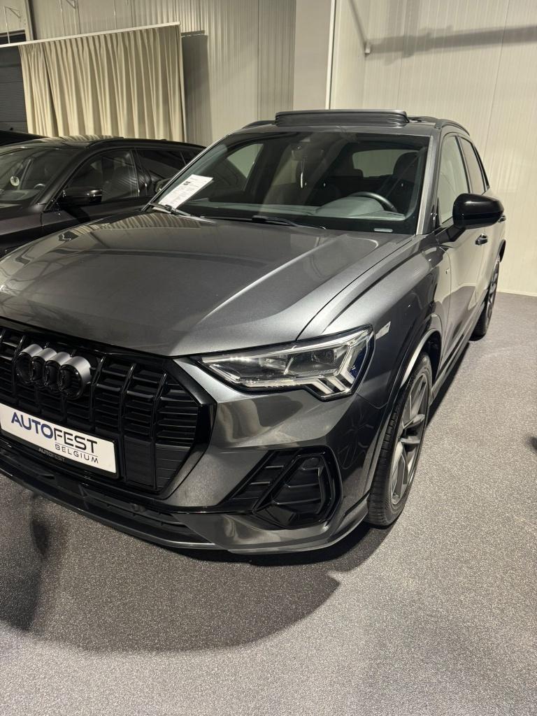 Audi Q3 S-Line Quattro 40 TFSI – Daytona Grey – Automaat, Auto's, Audi, Automaat, 4 cilinders, 5 zetels, Particulier