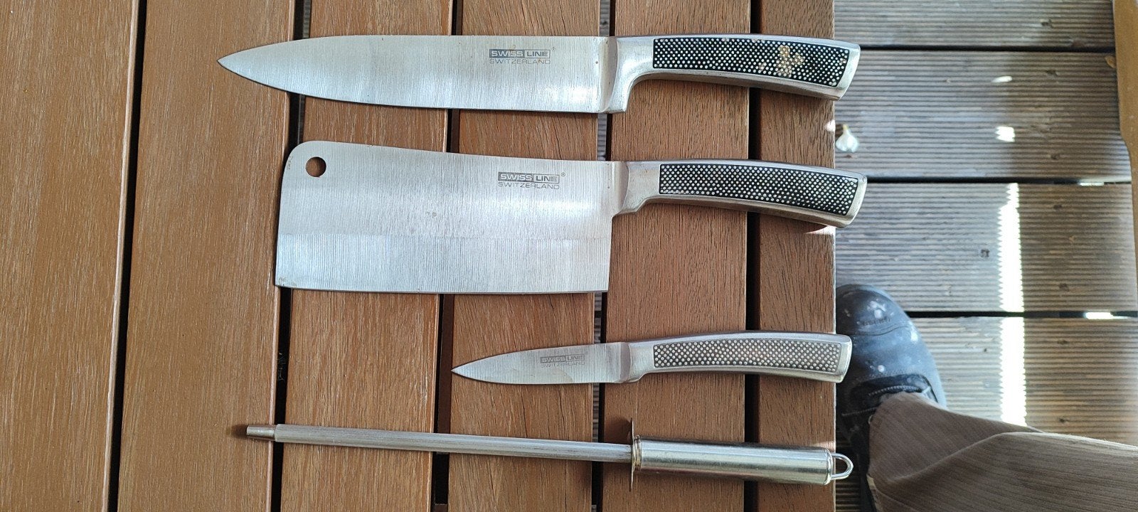 Snijmessen en bijltje Swiss line, Enlèvement, Comme neuf, Inox ou Chrome, Set de couverts