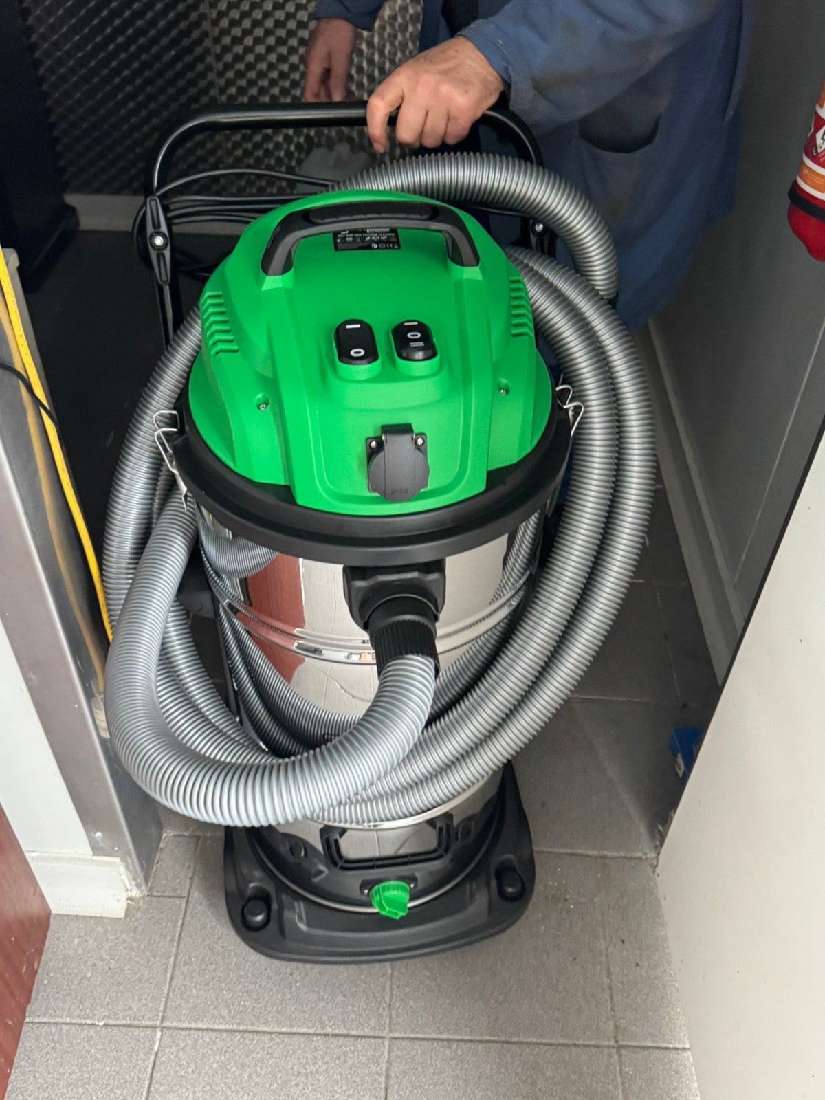 Titel NIEUW – STAHLWERK professionele nat-/droogzuiger 100L, Doe-het-zelf en Bouw, Ophalen of Verzenden, Zo goed als nieuw