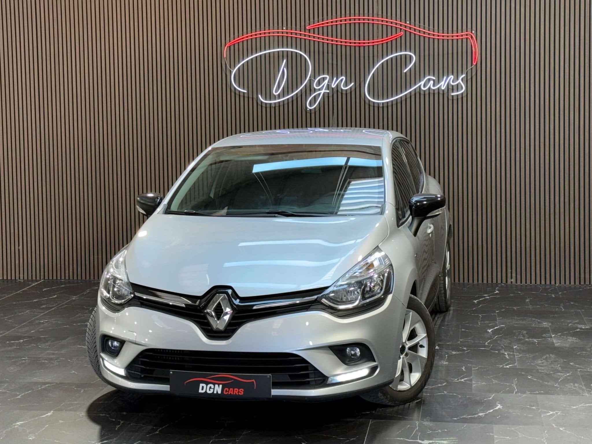 Renault Clio Clio 0.9 TCe Energy Limited (bj 2017), 898 cc, Stof, Gebruikt, Bedrijf