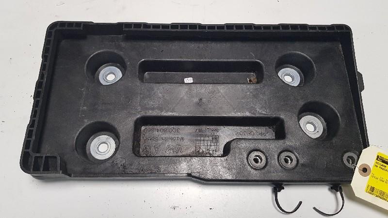 BAC A BATTERIE Golf VII Alltrack (|3Q0804869|3Q0804869A|), Utilisé, Volkswagen
