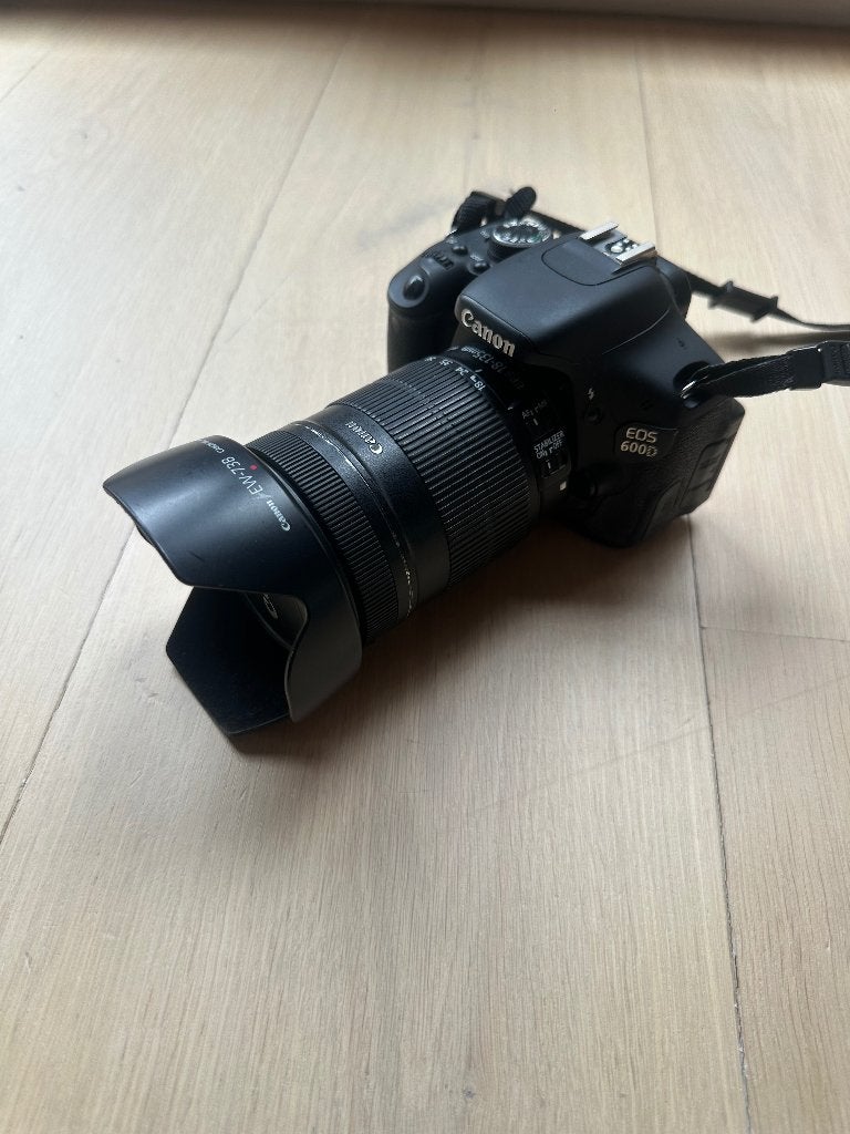 Canon EOS 600D - Zoom Lens EF-S 18-135mm - uitstekende staat, Audio, Tv en Foto, Fotocamera's Digitaal, Ophalen, Gebruikt, Spiegelreflex