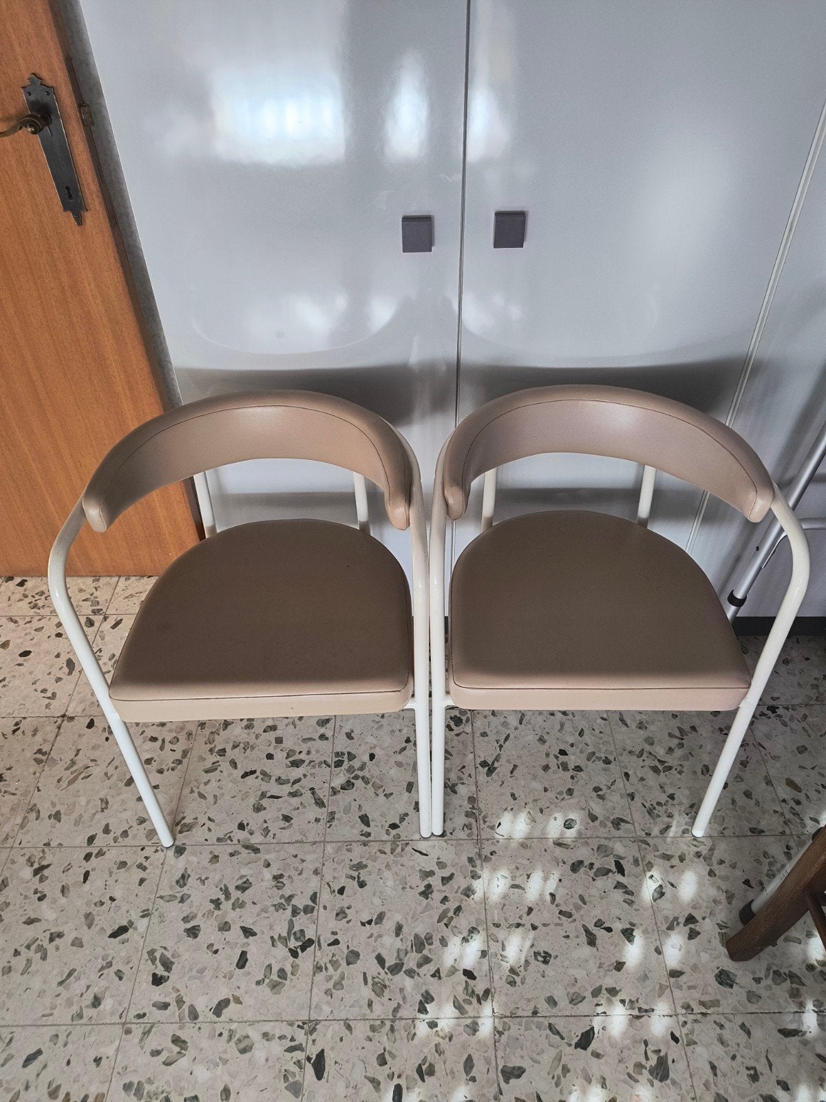 2 chaises avec structure en métal, Enlèvement, Utilisé