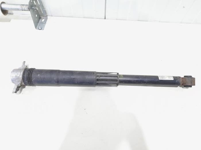 Amortisseur arrière droit d'un Volkswagen Golf, Autos : Pièces & Accessoires, Suspension & Châssis, Volkswagen, Utilisé, 3 mois de garantie