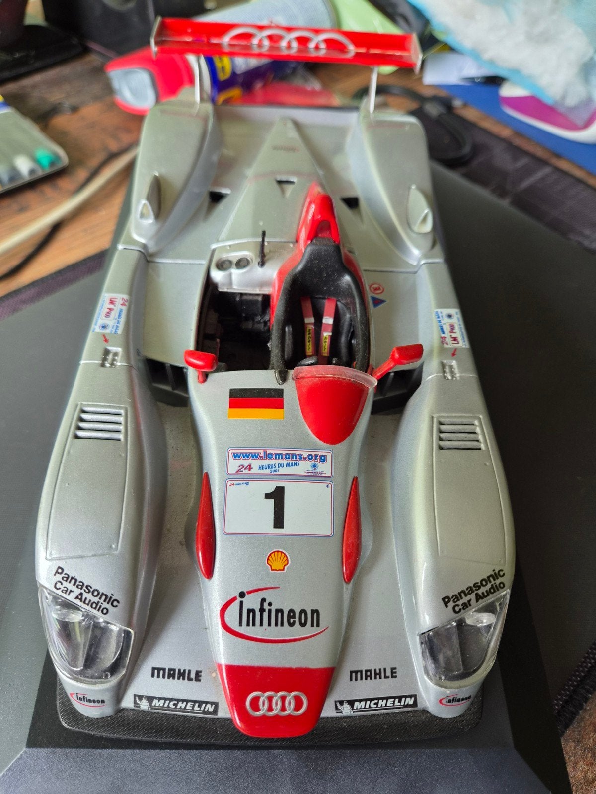 Audi Infineon R8,1/18, Enlèvement ou Envoi, Comme neuf, Voiture
