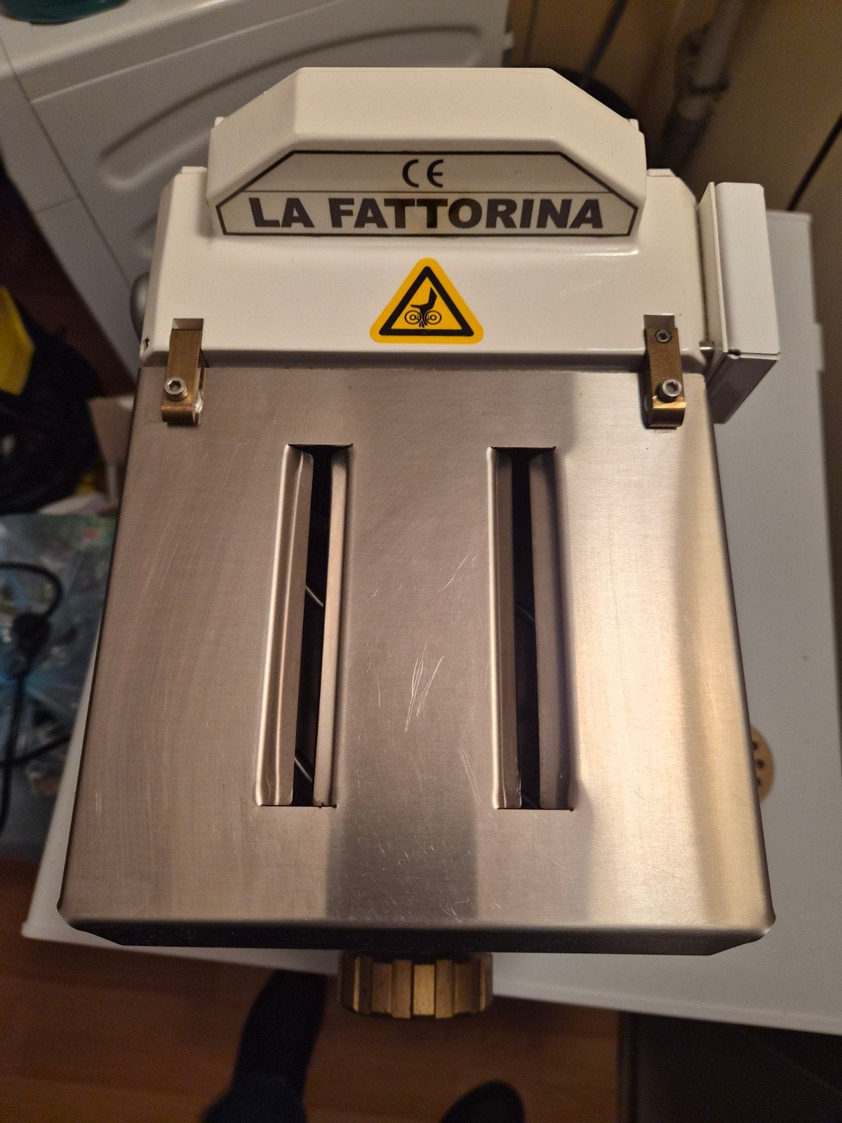 • Machine pâtes professionnelle LA FATTORINA (Servie 2 fois), Articles professionnels, Enlèvement