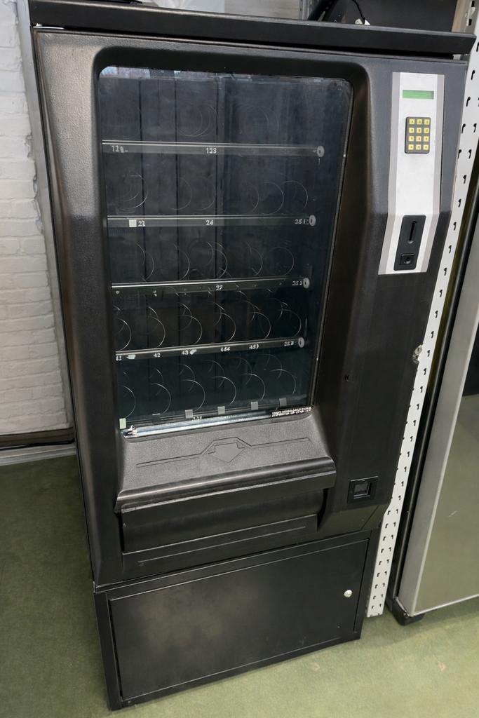 Snack automaat FAS Baby, Ophalen, Zo goed als nieuw