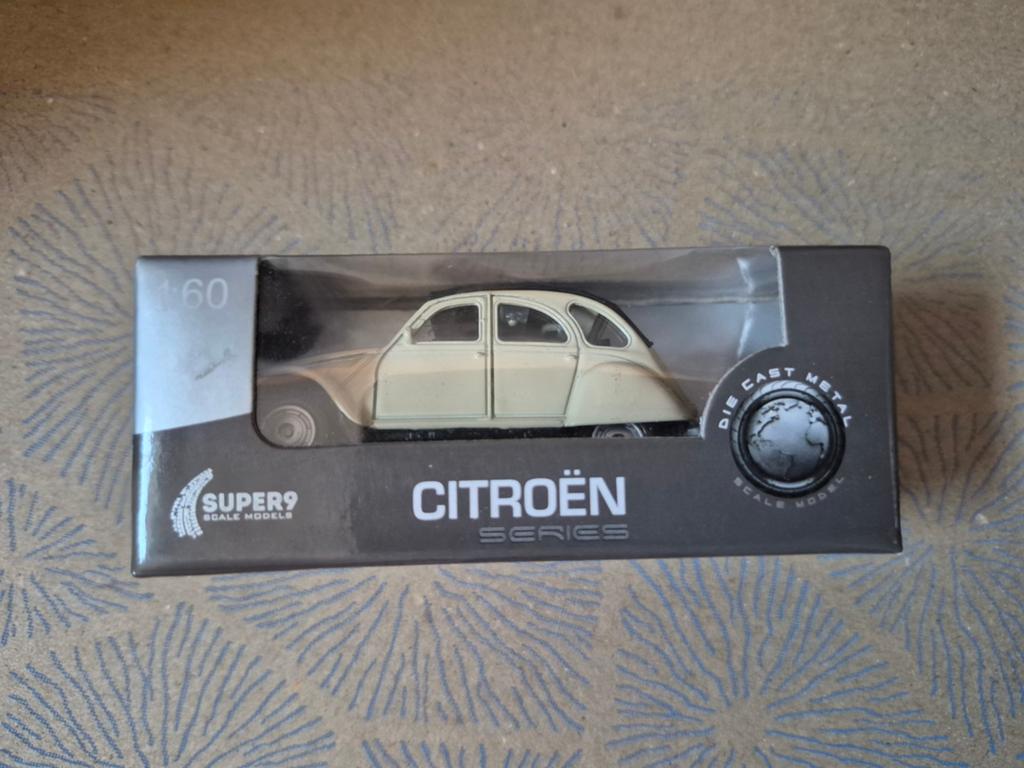 Citroën 2 cv op schaal, Ophalen of Verzenden
