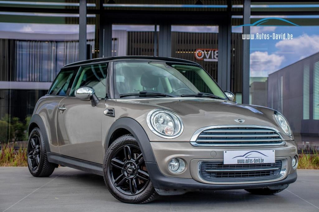Mini Cooper 1.6i / AIRCO / ISOFIX / PARKEERSENSOREN !, Auto's, Stof, Zwart, 4 cilinders, 127 g/km