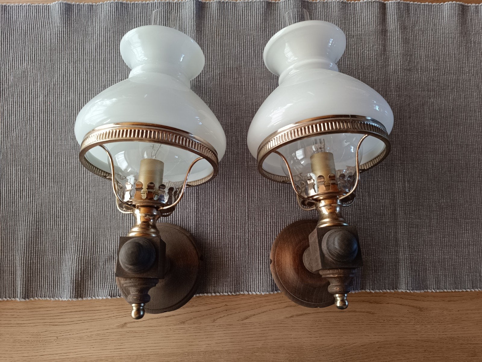 2 appliques d'époque. En bois, cuivre, verre., Maison & Meubles, Verre